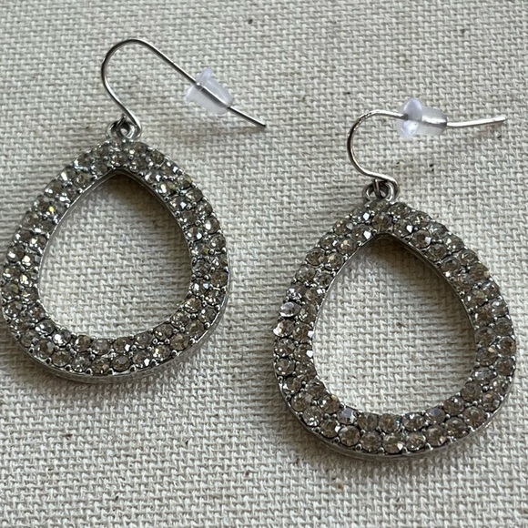 Sparkling Teardrop Crystal Earrings ✨ - Picture 2 of 4